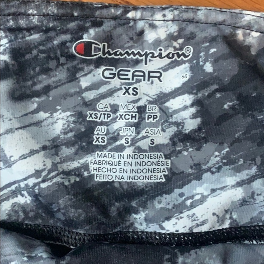 Champion cropped workout pants 🏋️‍♂️ - Picture 5 of 7